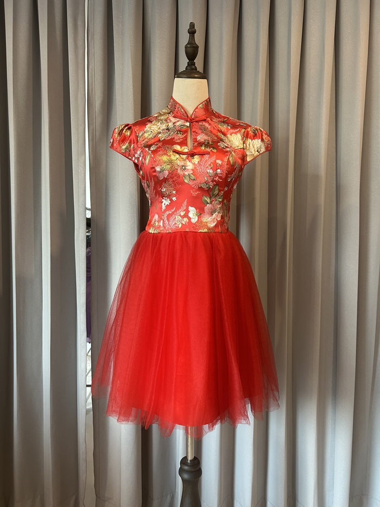 พร้อมเช่า ชุดแฟนซี ชุดราตรีสั้น ชุดตรุษจีน ชุดกี่เพ้า คอจีน กระโปรงตาข่ายพองสวย