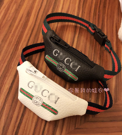 กระเป๋าคาดอกกุชชี่ สำหรับตุ๊กตา 20 cm.