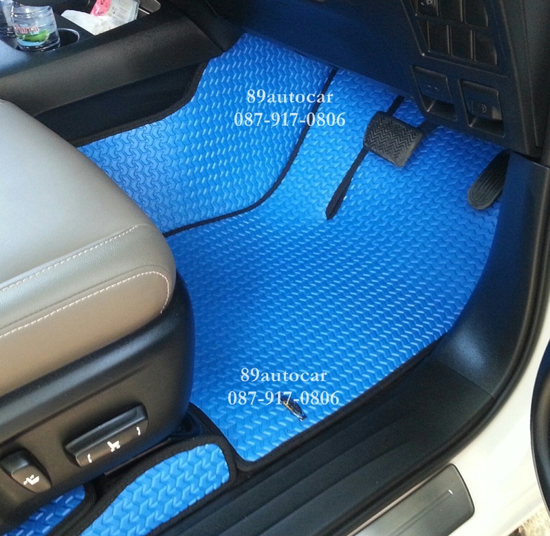 พรมกระดุมปูพื้นรถยนต์เข้ารูป Toyota Revo 4 ประตู ธนูสีฟ้าขอบดำ