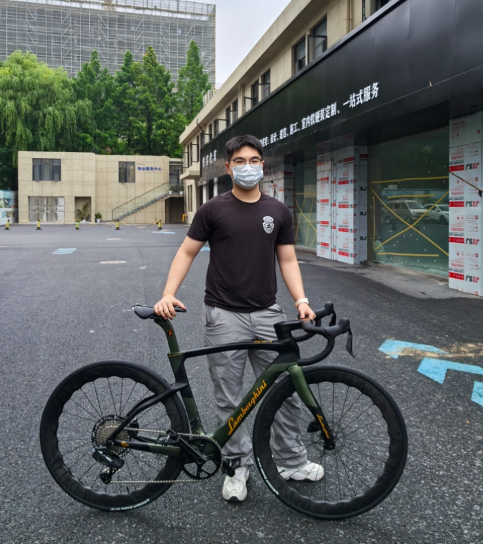 Lamborghini Terzo Millennio T7000 Carbon Electric Road Bike | Shimano 105 Di2 | 8.5kg | 24-Speed