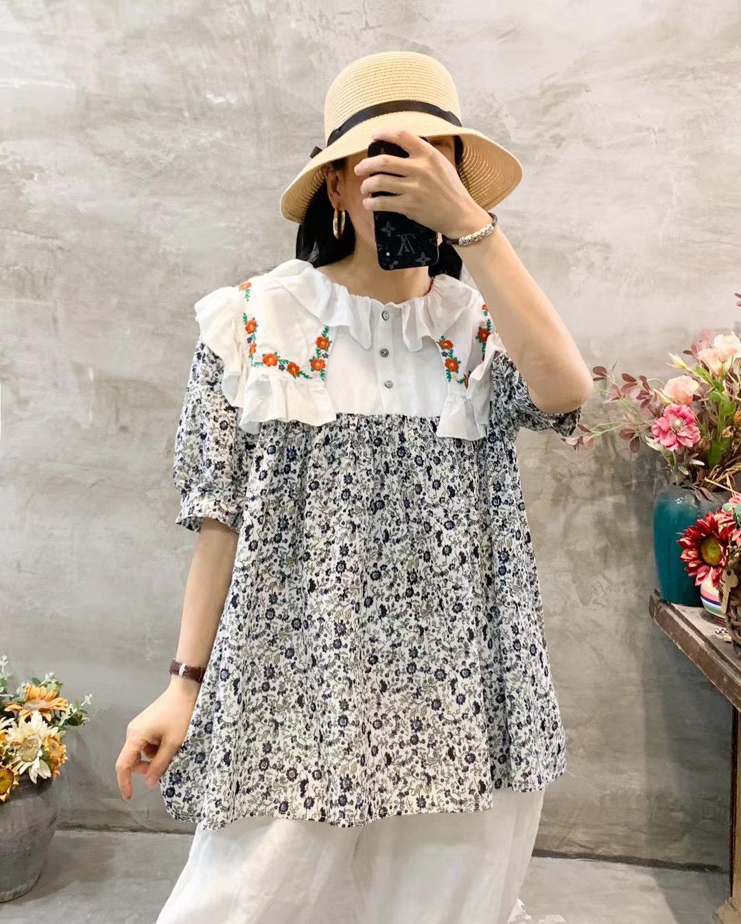 เสื้อผ้าฝ้ายลายดอกไม้แต่งระบาย