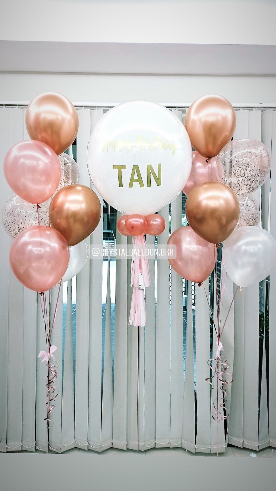 ลูกโป่ง วันเกิด ลูกโป่งยาง ขนาด 24" สีขาว พร้อม ช่อลูกโป่ง ช่อ 7 ลูก 2 ช่อ,ลูกโป่งใส ใส่กลิตเตอร์ พร้อมตกเเต่ง สามารถเปลี่ยนสีลูกโป่ง/เปลี่ยนข้อความ/เปลี่ยนขนาดได้