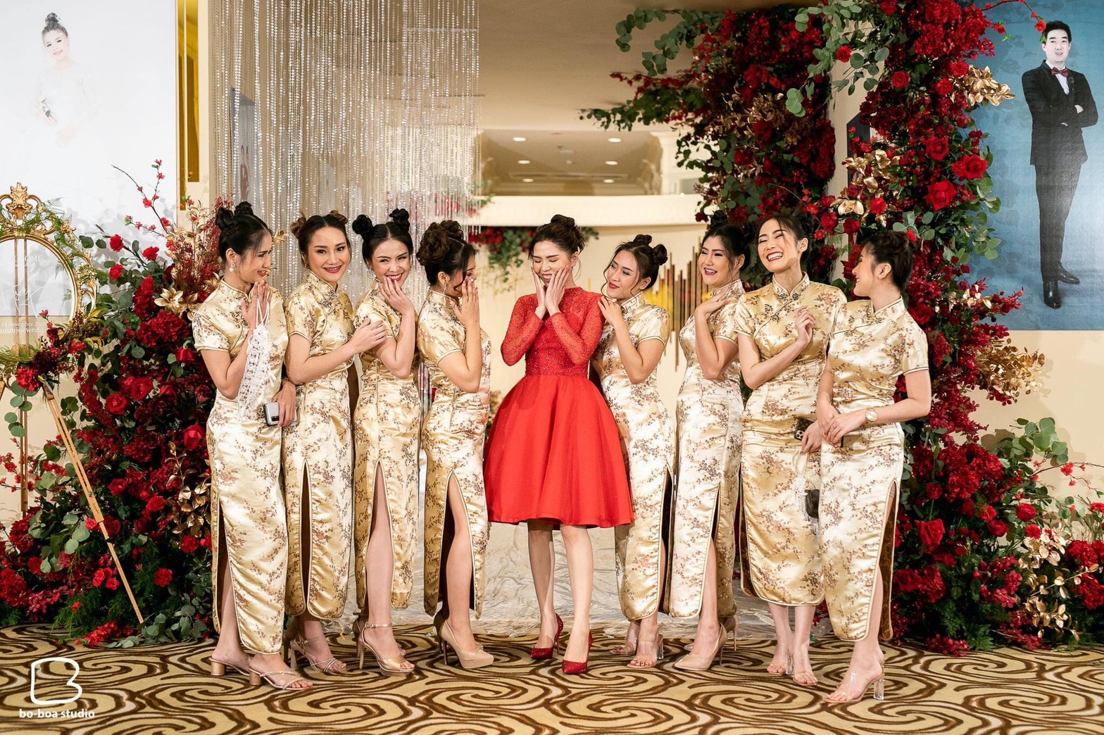 พร้อมเช่า กี่เพ้า สีทอง ลายดอกบ๊วย Cherry Blossom ผ้าไหมจีน กุ๊นขอบ ตัดเย็บอย่างดี