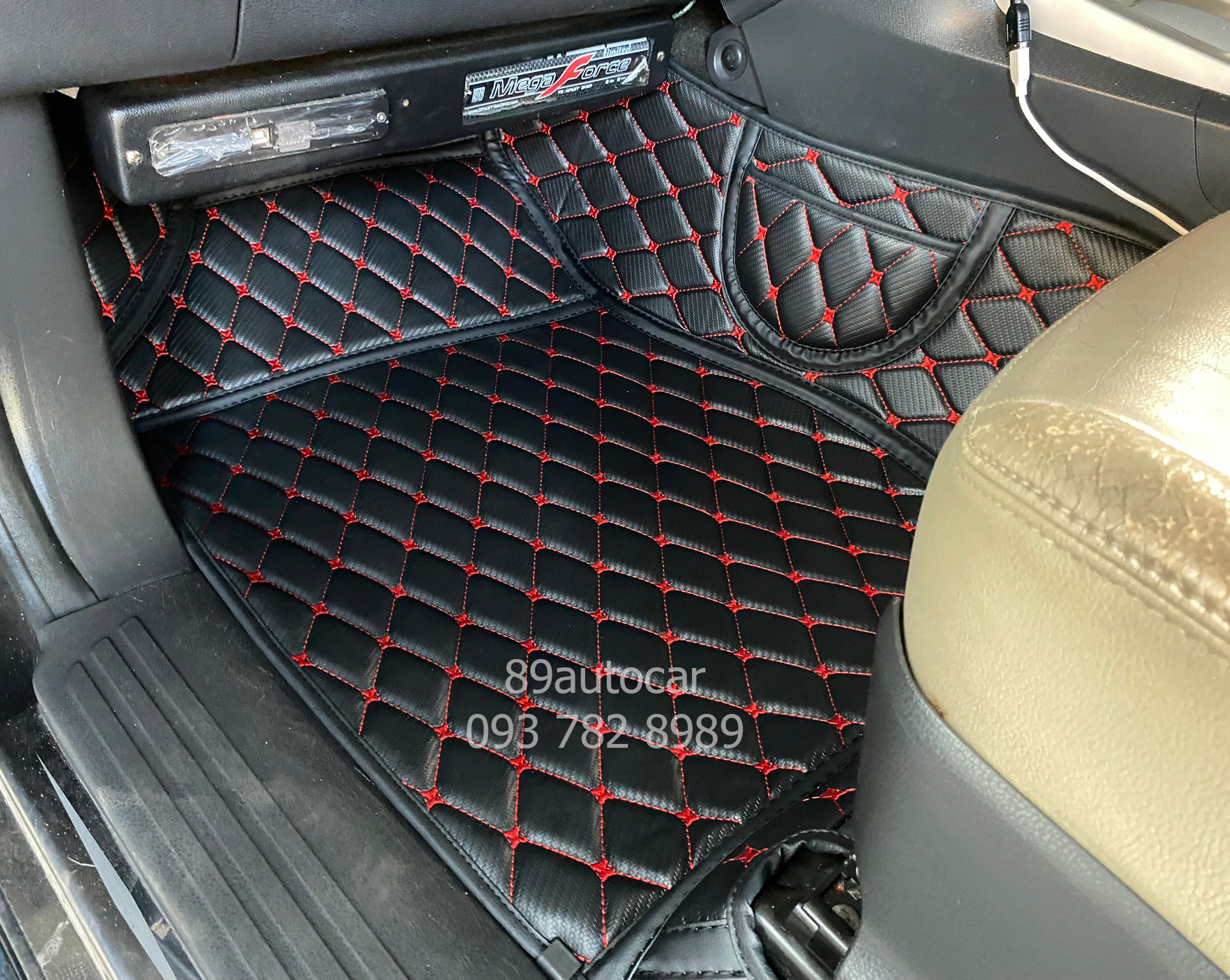 พรมรถยนต์ Isuzu Mu-X 2014 ปูพรม6D ลายเคฟล่า สีดำด้ายแดง
