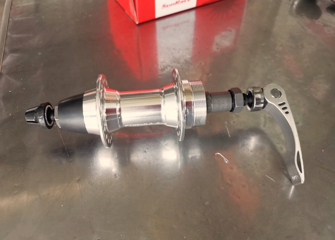 ดุมหลัง ดุมเสือภูเขา FORMULA MTB Rear HUBS Rotary Fl (เฟืองเกลียว) 32/36 รู สีดำและสีเงิน ดุมเกลียว