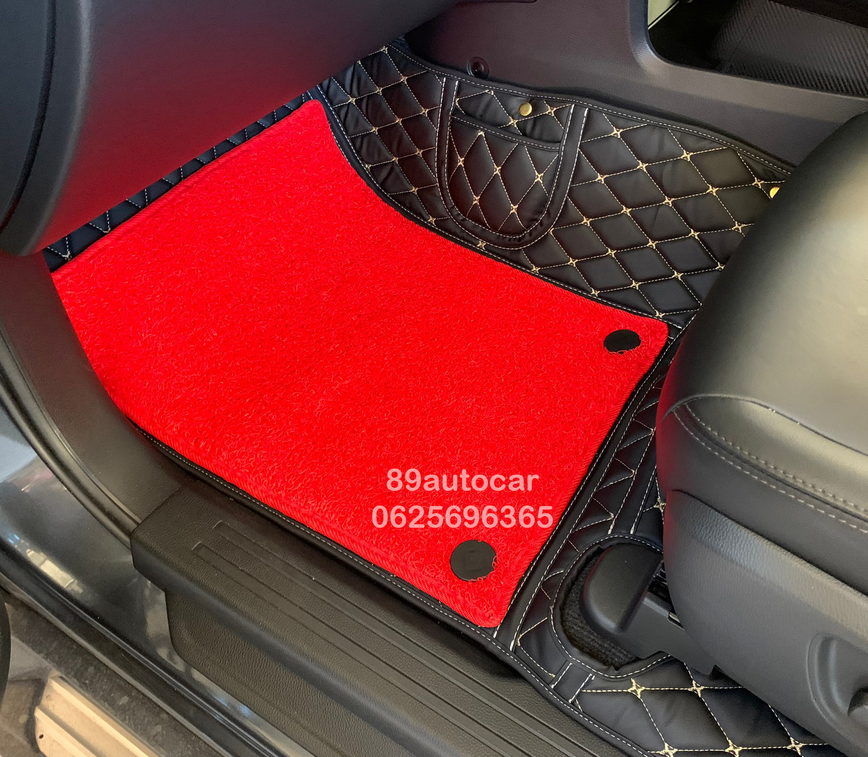 พรมปูพื้นรถยนต์ Mitsubishi Pajerosport 2022 ปูพรม7D สีดำด้ายทอง + ไวนิลสีแดง เข้ารูป