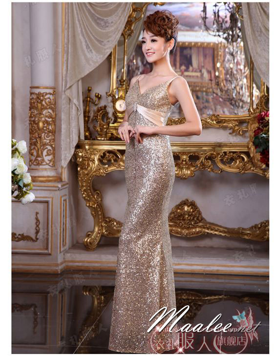 พร้อมเช่า ชุดราตรียาว สายเดี่ยว เรียบหรู สีทอง Champagne เนื้อผ้าแต่งเลื่อมทั้งตัว