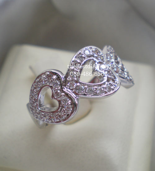 BR613RD+++แหวนเพชร หัวใจ3ดวง+++ แหวนเพชร cz ดีไซน์รูปหัวใจ 3 ดวงมารวมกัน แบบน่ารักมากๆค่ะ INtrend ใส่สวยทุกโอกาส สไตน์นี้กำลังได้รับความนิยมเลยค่ะ