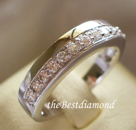 BR027RD+++แหวนแถวเพชรข้าง+++เก๋ไก๋มากค่ะ ฝังเพชรอยู่ริมเลย ทำให้ดูดีมีดีไซน์ งานสวยมากๆๆๆๆ