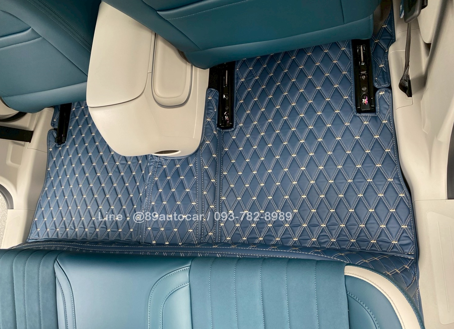 พรมปูพื้นรถยนต์ Ora Goodcat พรมVVIP ด้ายคู่ สีน้ำเงินด้ายทอง เต็มคัน