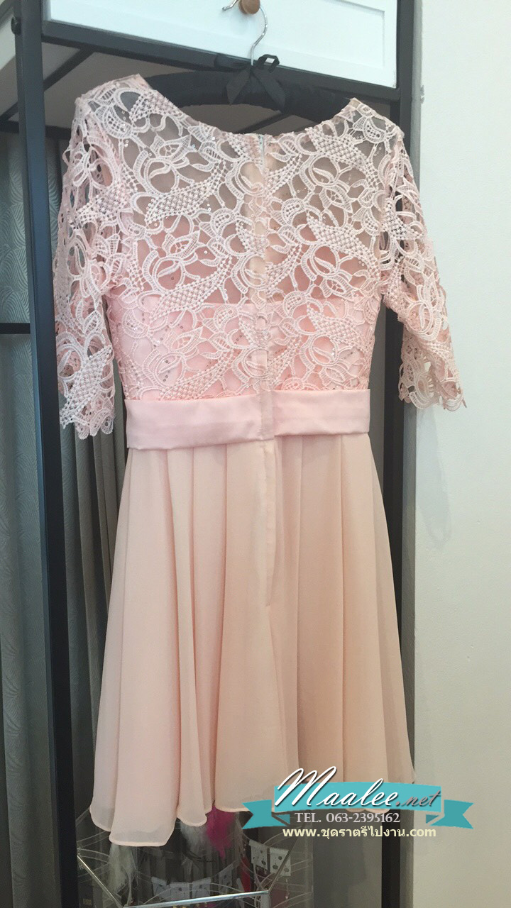 พร้อมเช่า ชุดราตรีสั้น สีชมพู แขนสามส่วน ลูกไม้ฉลุ กระโปรงผ้าชีฟอง