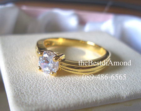 BR955+++แหวนเพชรเม็ดเดี่ยวขนาด 40 สต(4.8มม)+++เรียบ หรูหรา ดูดีมีระดับ ใส่แทนแหวนแต่งงานได้เลย เพชรเล่นไฟดีมากๆๆ