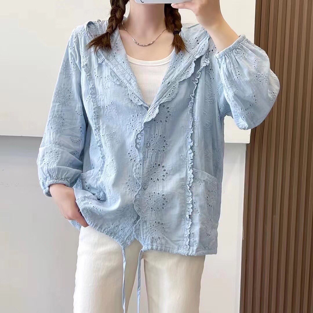 เสื้อคลุมผ้าลูกไม้แต่งกระเป๋ามีฮู้ด