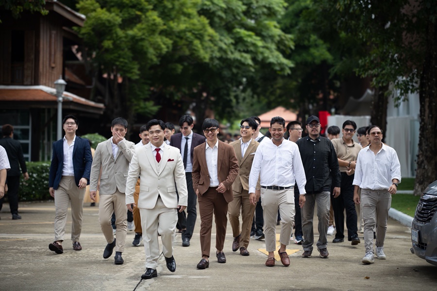 พร้อมเช่า ชุดสูทชาย สูทสีน้ำตาล Coffee Brown กระดุม 2 แถว Double-breasted Suit