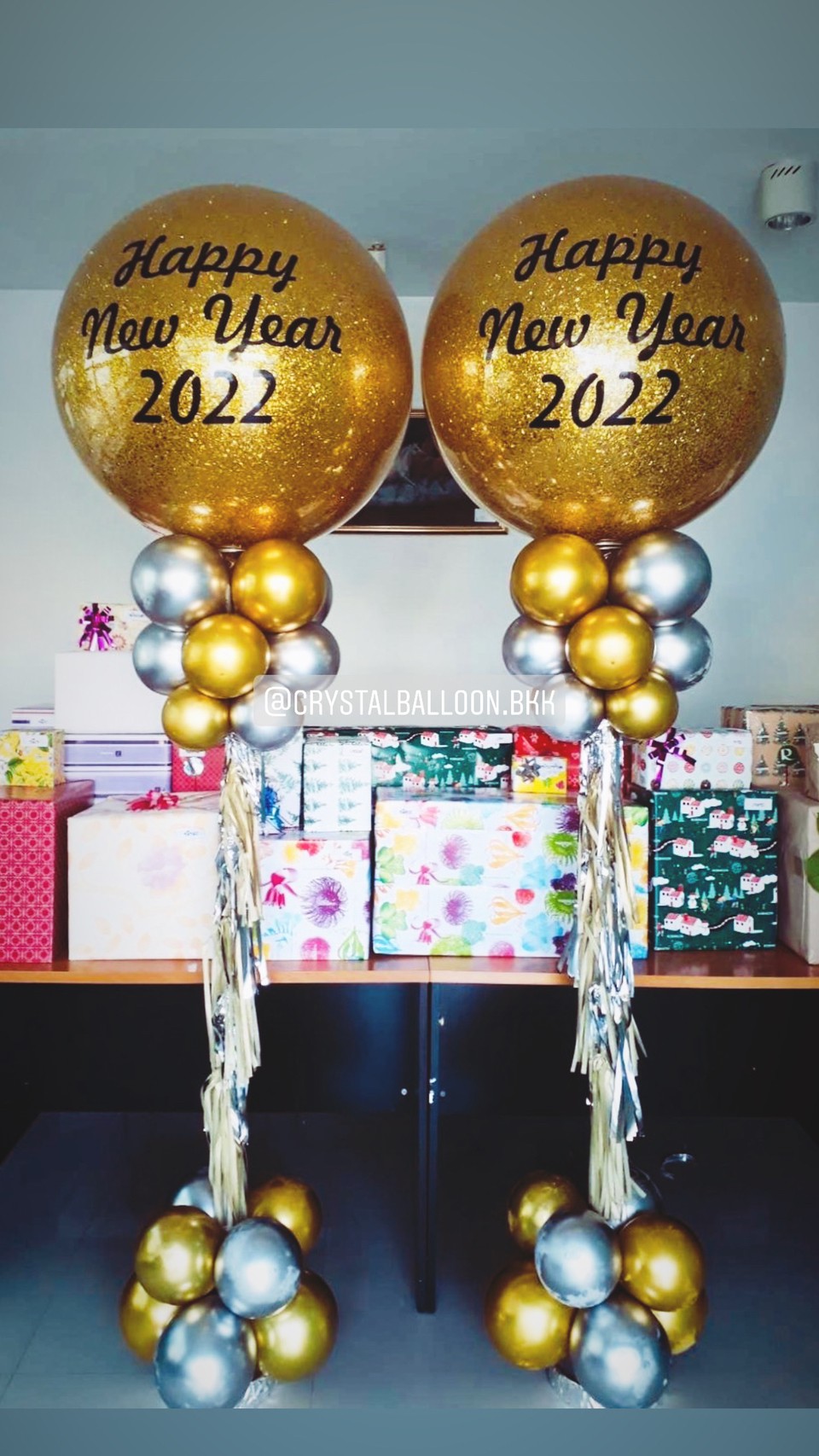 เสาลูกโป่ง Happy New Year Bubble ขนาด 36" Theme สีทอง พร้อมตกแต่ง สามารถเปลี่ยนสีลูกโป่ง/เปลี่ยนข้อความได้