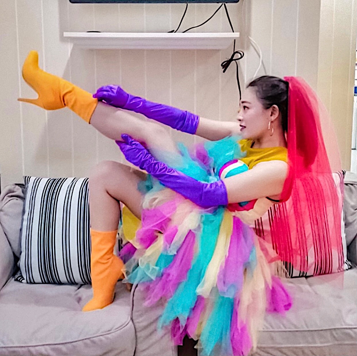 พร้อมเช่า ชุดแฟนซี เกาะอก ชุดราตรีสั้น สายรุ้ง Rainbow น่ารักมากมาย กระโปรงสีสวย