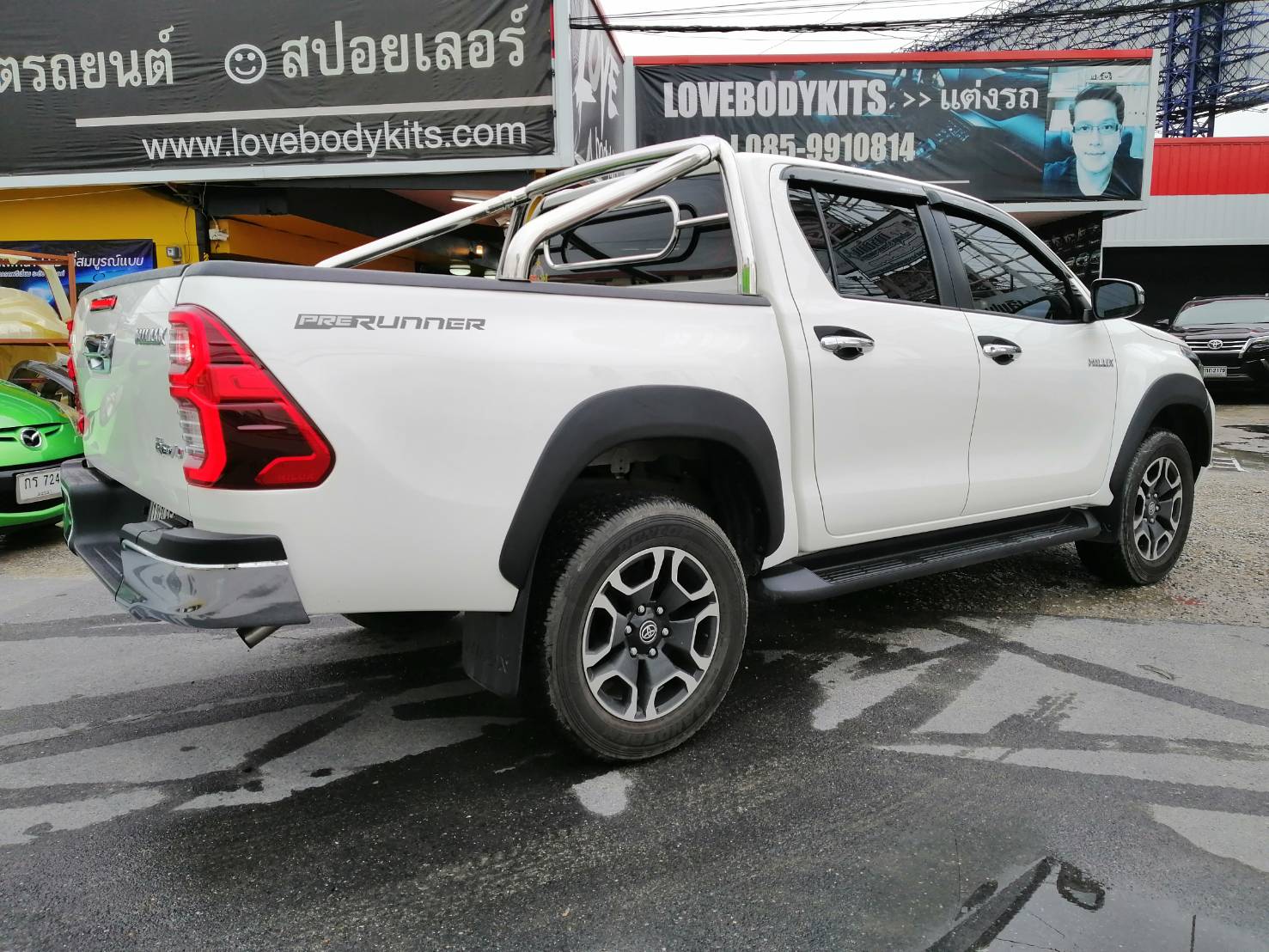 ซุ้มล้อทรงศูนย์ : REVO 2022-2022