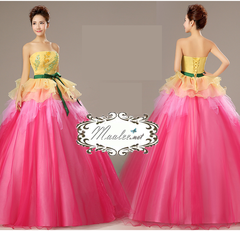 พร้อมเช่า ชุดแฟนซี ชุดราตรียาว แบบเกาะอก กรโปรงผ้าแก้ว สีเหลือง+ชมพู อกแต่งลูกปัดหรู โบว์คาดเอวสีเขียว