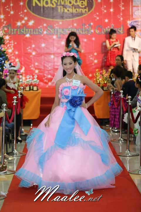 พร้อมเช่า ชุดแฟนซี ชุดราตรี เกาะอก สีชมพู ฟ้า Pastel สุดหวาน แต่งระบายกระโปรง