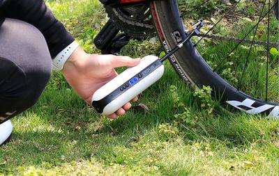 ปั๊มลมดิจิตอล CYCPLUS A3 Portable bicycle pump Inflat Bike Bicycle Tire 150PSI. สูบได้ทั้งจักรยาน รถยนต์ ลูกบอลต่างๆ เป็นทั้งไฟฉาย