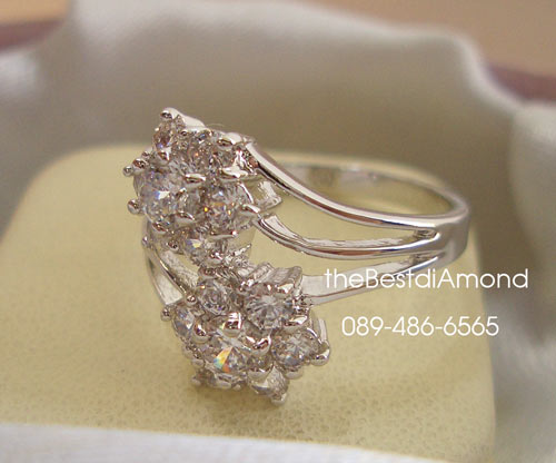BR426RD++แหวนเพชร cz ดอกไม้ 2 ดอกแบบ2+++ดีไซน์น่ารัก เป็นแหวนดอกไม้ 2 ดอก ดูงดงาม อ่อนช้อย และเพชรเล่นไฟดีมากๆๆๆ ดอกไม้วางเหลื่อมๆกันพองาม