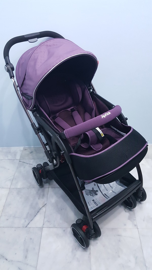 Aprica Optia Premium สีม่วง สภาพสวย ทำความสะอาดฆ่าเชื้อพร้อมใช้งาน