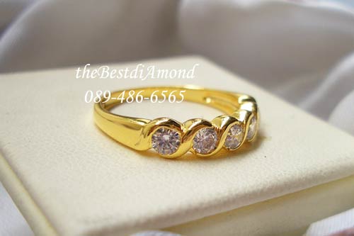 BR962+++แหวนเกลียวล็อค 5 เม็ด+++แหวนแถวงามๆอีกแบบ โชว์เพชรขนาด 12 ตัง จำนวน 5 เม็ด แวววาวมากๆๆ ใส่ติดนิ้วได้ทุกโอกาส