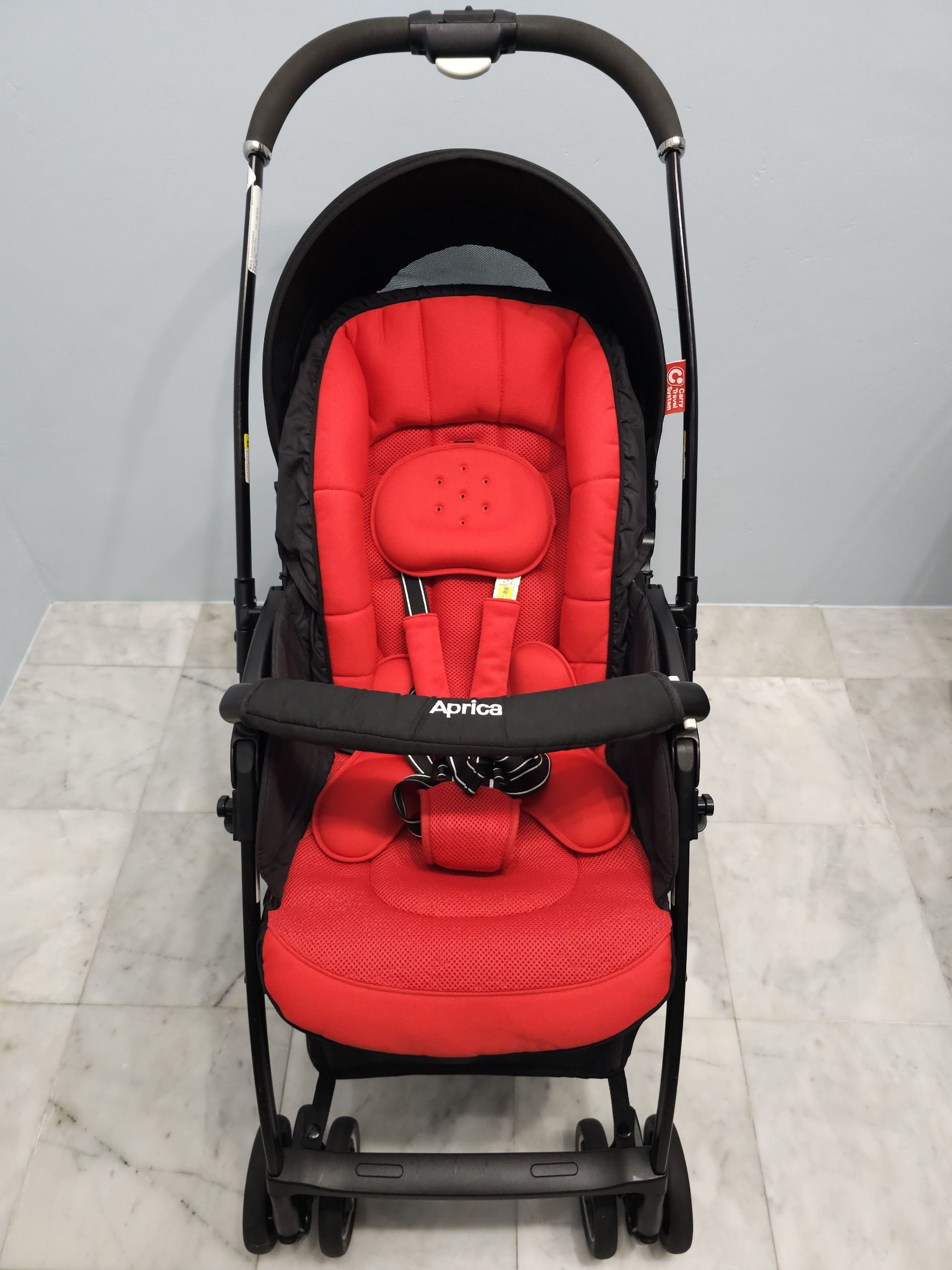 Aprica Luxuna Comfort สีแดง-ดำ