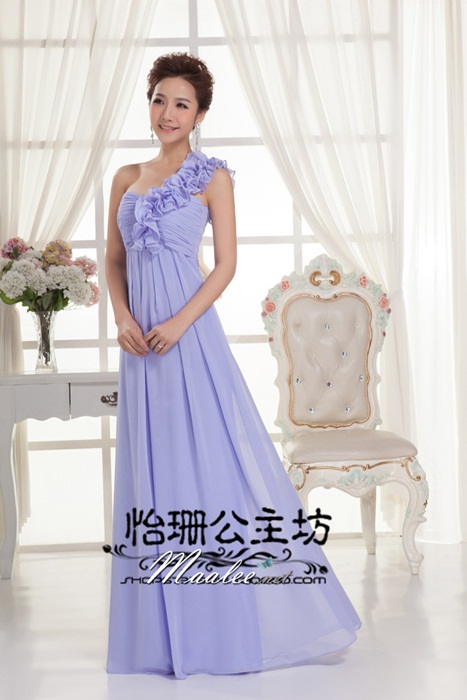 พร้อมเช่า ชุดราตรียาว ไหล่เดียว จับเดรปหน้าอก แต่งระบายช่วงไหล่ สีชมพู