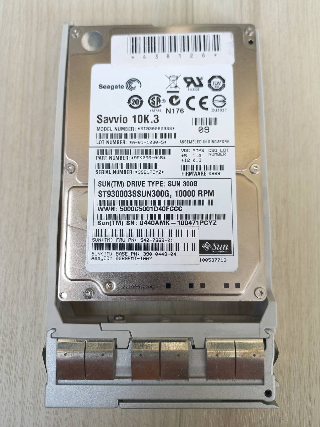 9FK066-045 Seagate 300GB 10000RPM SAS 6.0Gbps 16MB Cache 2.5-inch Hard Drive.