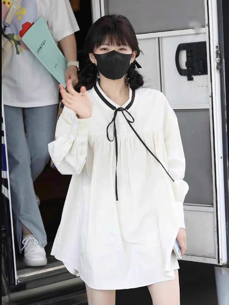 เดรสสีขาว จากแบรนด์ COOLLINE แบบ ซางจื้อ จากซีรี่ย์ แอบรักให้เธอรู้