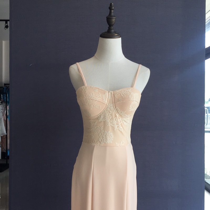 พร้อมเช่า ชุดเดรสยาว เกาะอกสายเดี่ยว ทรงเข้ารูป สำหรับสาวไซส์เล็ก