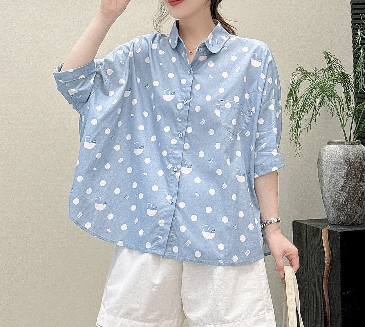 เสื้อผ้าฝ้ายลายจุดแต่งกระเป๋าทรงโอเวอร์ไซส์