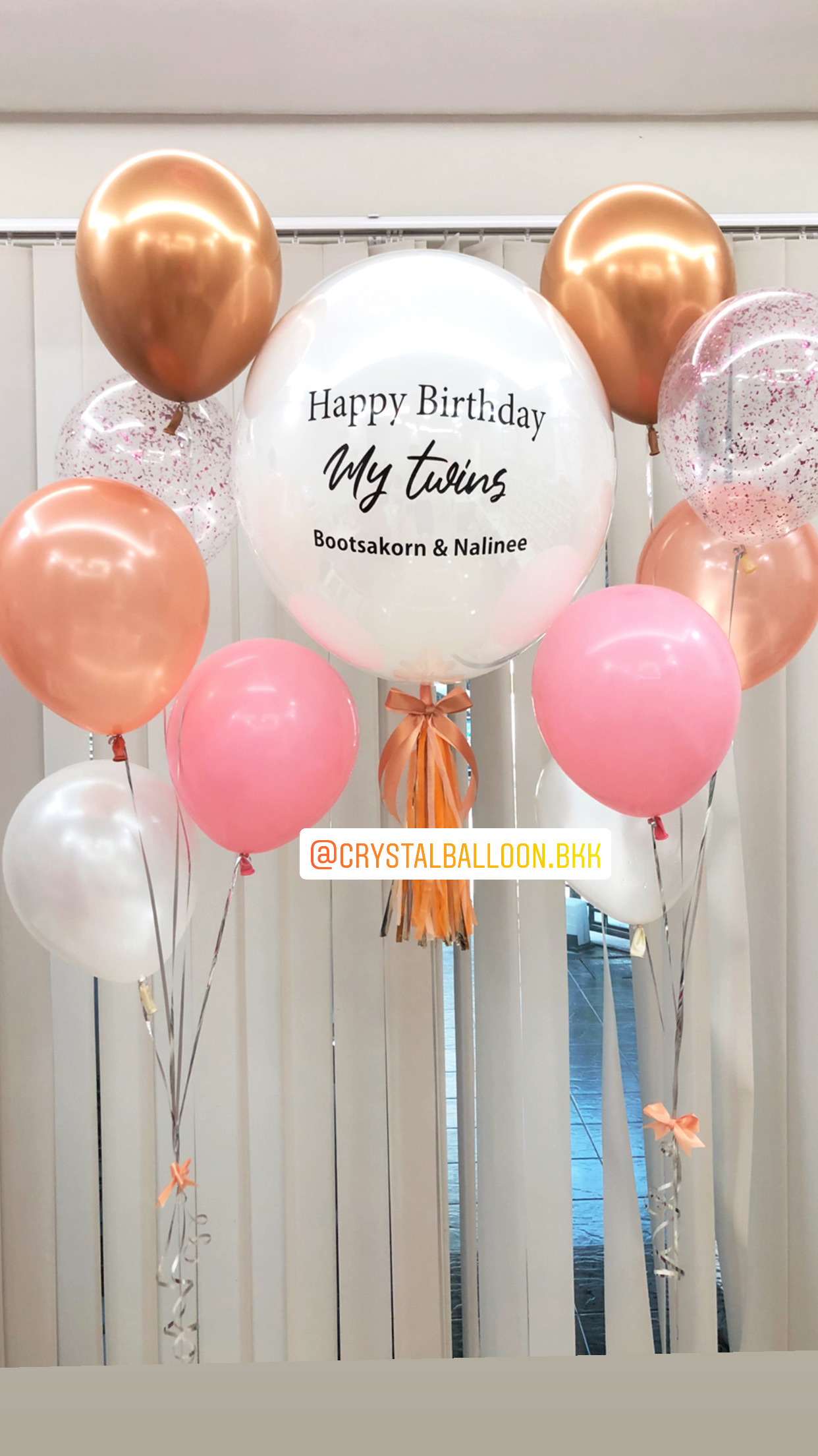 ลูกโป่ง วันเกิดคู่แฝด ลูกโป่งยาง ขนาด 24" สีขาว พร้อม ช่อลูกโป่ง ช่อ 5 ลูก 2 ช่อ,ลูกโป่งใส ใส่กลิตเตอร์ พร้อมตกเเต่ง สามารถเปลี่ยนสีลูกโป่ง/เปลี่ยนข้อความ/เปลี่ยนขนาดได้
