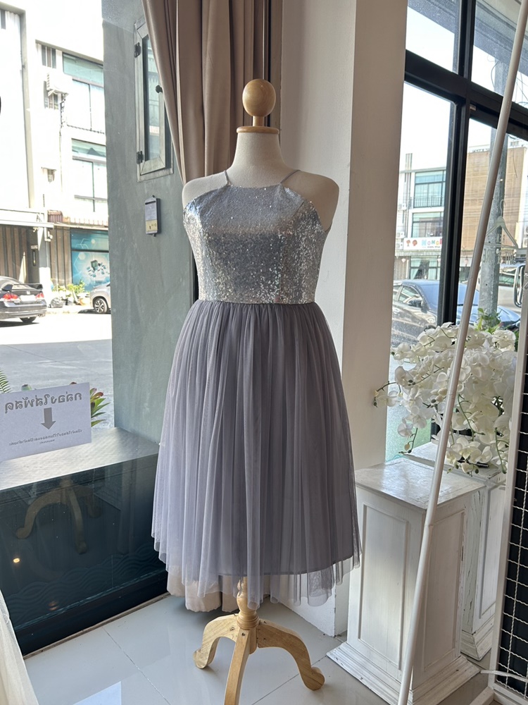 พร้อมเช่า ชุดราตรีสั้น สายเดี๋ยว เทาเงิน plus size