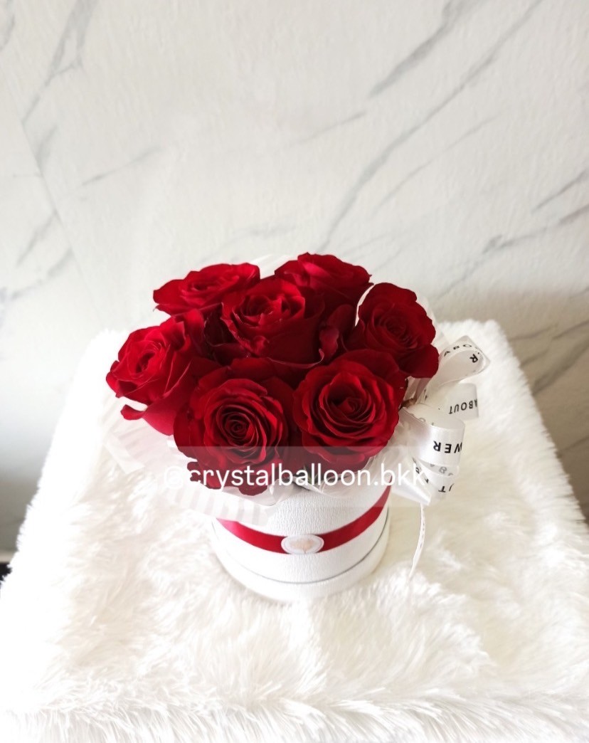Flower Box Size XS กล่องดอกไม้สด ดอกกุหลาบจีน คัดเกรด 7 ดอก คละขนาด พร้อมตกแต่ง