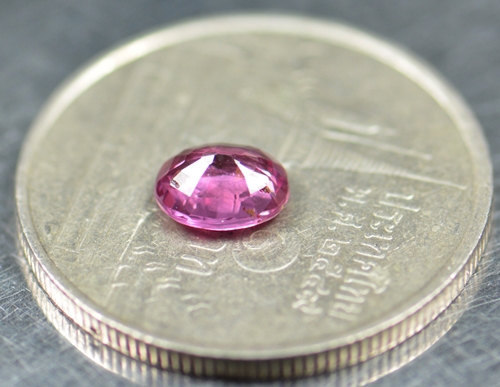 อัญมณีทับทิมสยาม (Ruby ) 0.64 กะรัตพร้อมใบเซอร์ (0573)