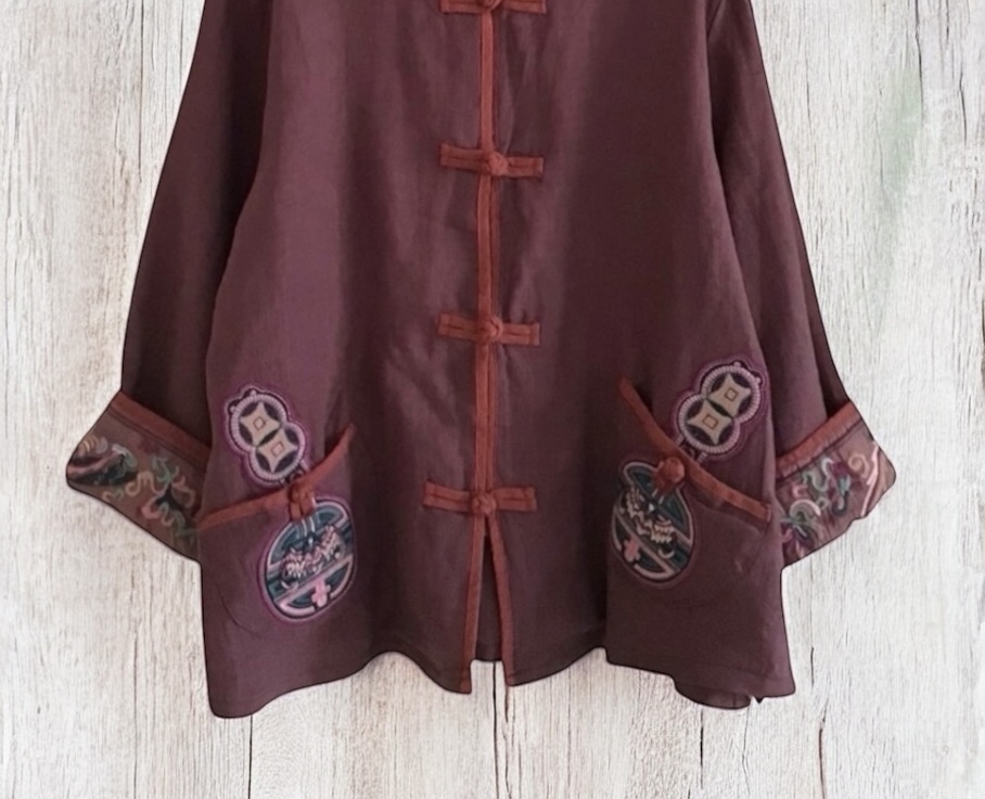 เสื้อผ้าลินินลายปักแต่งกระเป๋า