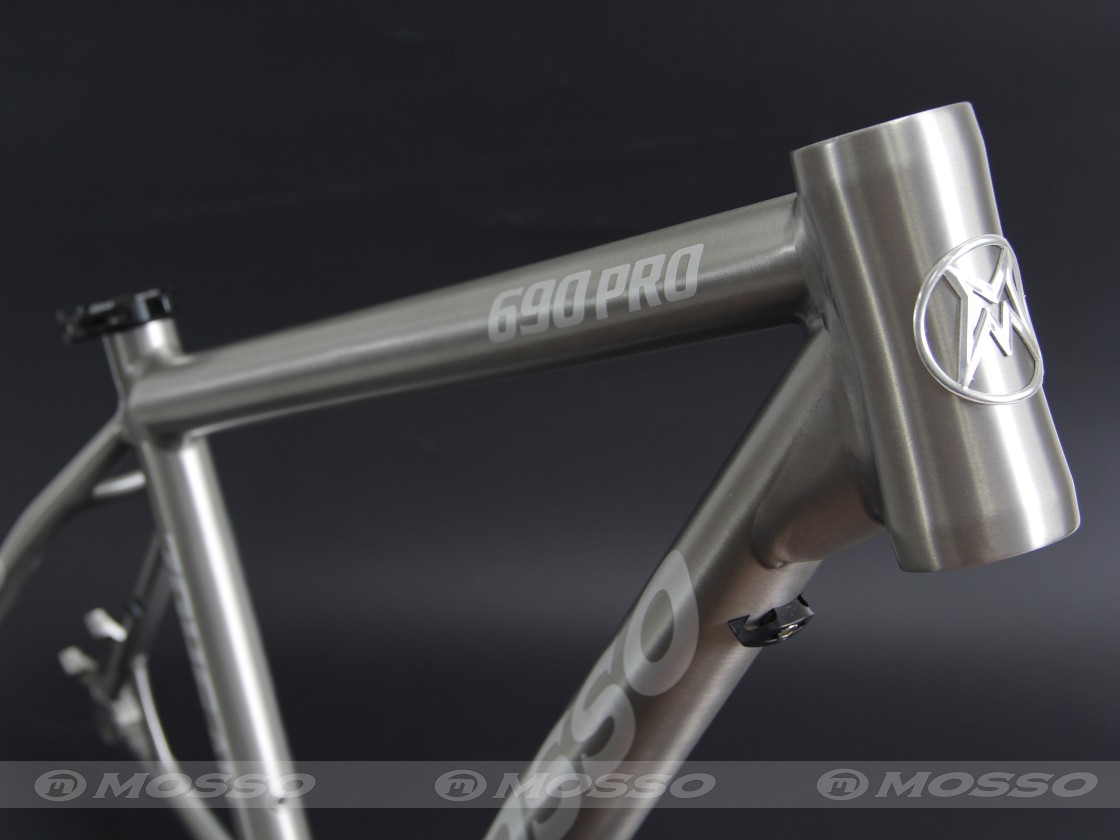 เฟรม MOSSO 690 PRO เฟรมอลูมิเนียมน้ำหนักเบาเพียง 1.26 กก. | 26" และ 27.5" | จักรยานเสือภูเขา XC มืออาชีพ