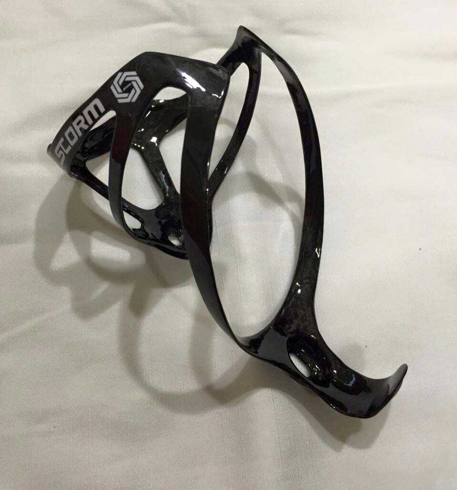 ขากระติกคาร์บ้อน STROM CARBON BOTTLE CAGE (ดำด้าน และ ดำเงา)