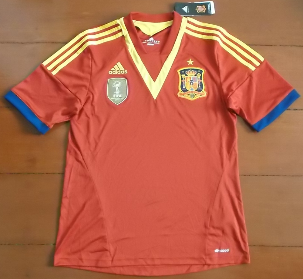 เสื้อฟุตบอล ทีมชาติสเปน ชุดเหย้า ชุดลุยศึกคอนเฟดเดอเรชั่นส์ คัพ 2013 ใหม่ M-Size / SPAIN Football Shirt Home Kit Confederations Cup 2013 Jersey NEW M-Size