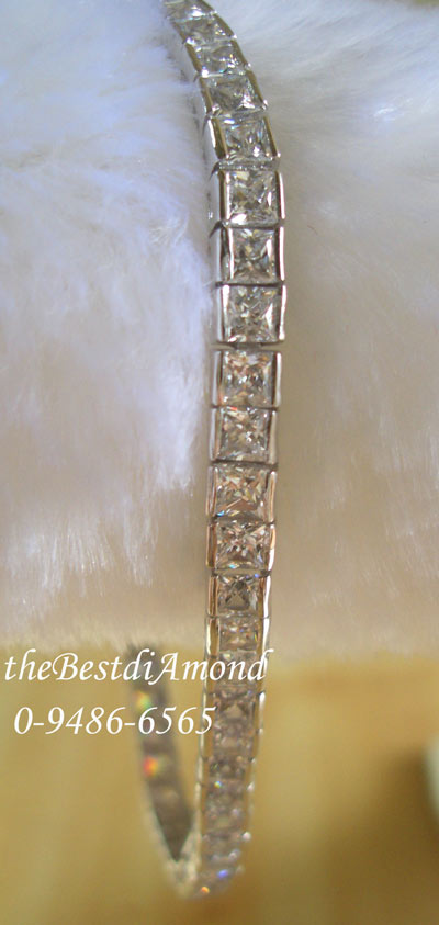 สินค้าหมด CL003RD+++สร้อยข้อมือเพชรสี่เหลี่ยมรอบวง หรูหราสุดๆๆๆ +++เพชรสี่เหลี่ยม ฝังแบบล็อค งานดี สวยมากๆๆค่ะ