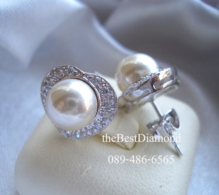 สินค้าหมด+++BE507RD+++ต่างหู pearl in Heart+++ ต่างหูมุก ดูดี หรูหรา ดีไซน์เก๋ มุกอยู่ตรงกลาง โดยขอบเพชรเป็นรูปหัวใจ ดูผู้ดีสุดๆ