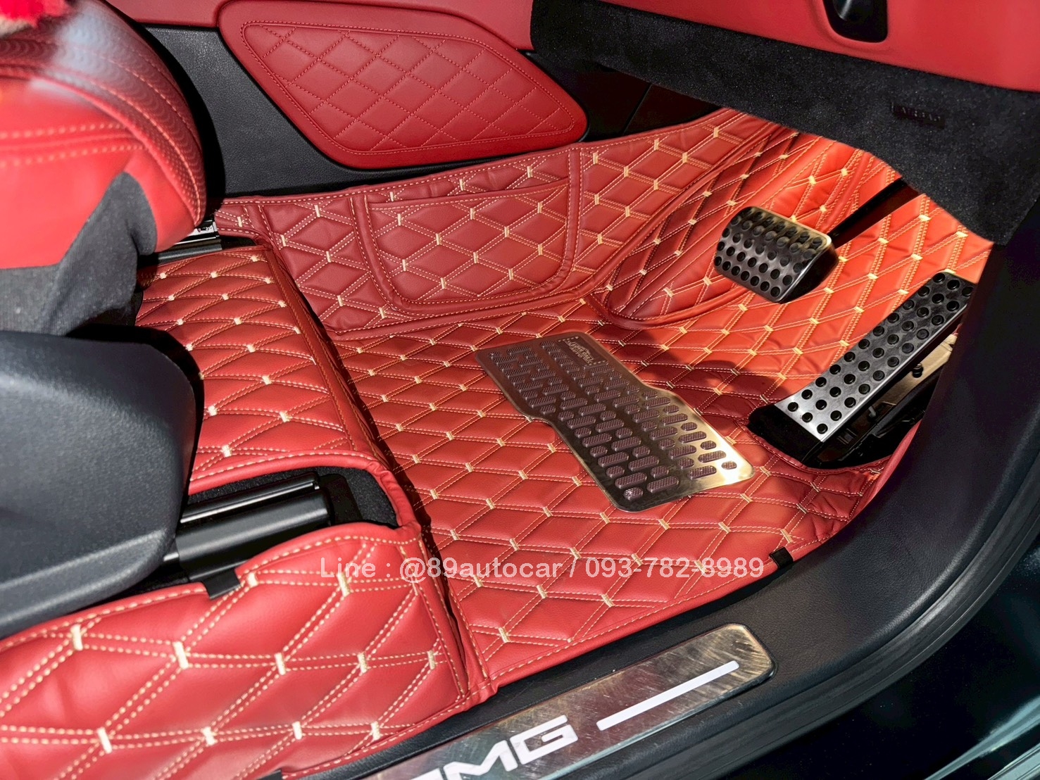 พรมรถยนต์ Benz G63 ปูพรมVVIP ด้ายคู่ สีแดงไวน์ด้ายทอง เต็มคัน