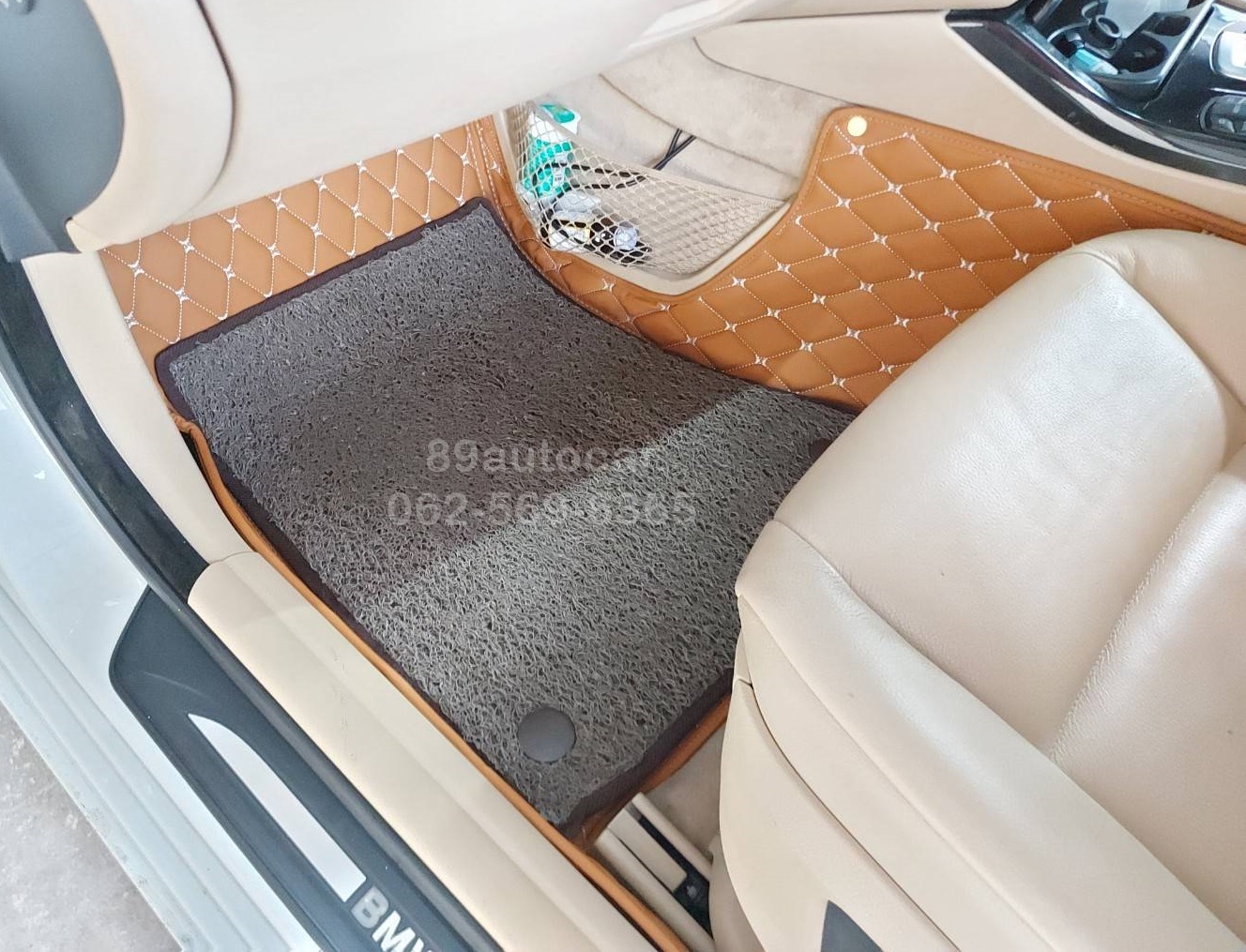 ขายพรมรถ BMW 520d F10 ปูพรม7D สีน้ำตาลเข้ม เสริมด้วยพรมดักฝุ่นสีน้ำตาล เข้ารูป