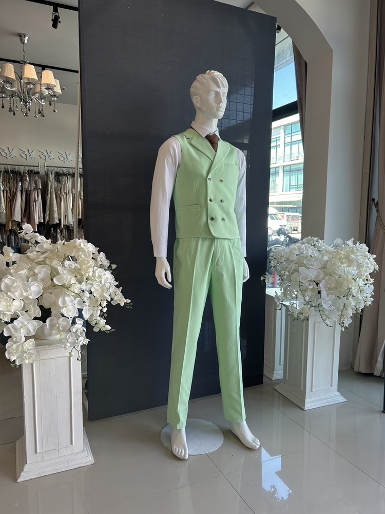 พร้อมเช่า ชุดสูทชาย สีเขียวพาสเทล 1 กระดุม (พร้อมเสื้อกั๊ก) ผ้า Cotton twill 100% ทอลายในตัว