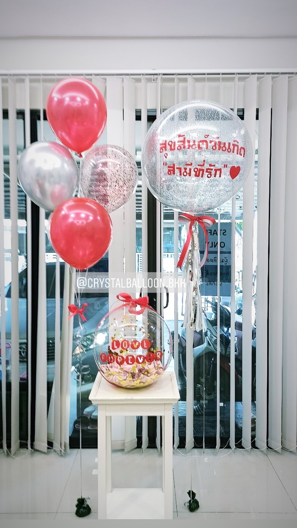 ลูกโป่ง วันเกิด Bubble ขนาด 24" Theme สีแดง พร้อม ช่อลูกโป่ง 5 ลูก 1 ช่อ พร้อมตกแต่ง Bubble ขนาด 18" ใส่เงินได้สูงสุด 30 ใบ สามารถเปลี่ยนสีลูกโป่ง/เปลี่ยนข้อความ/เปลี่ยนขนาดได้