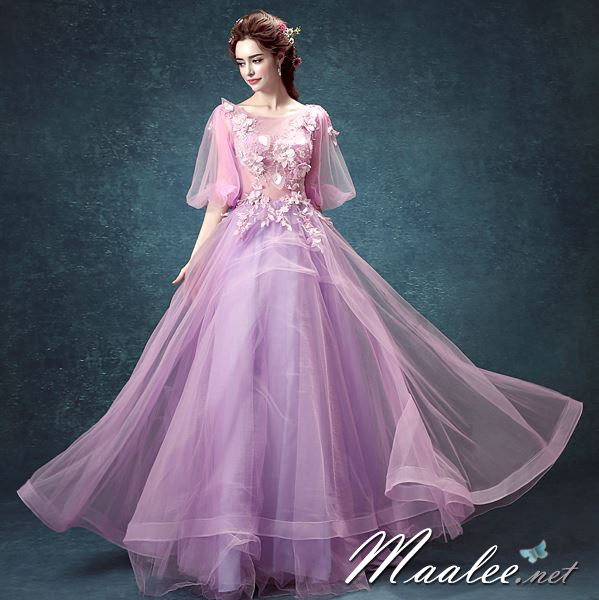 พร้อมเช่า ชุดแฟนซียาว แบบแขนยาว จั๊มปลายแขนน่ารักมาก เนื้อผ้าเป็นตาข่ายแบบซีทรู แต่งดอกและลูกปัด สีม่วง (ซิปหลัง)