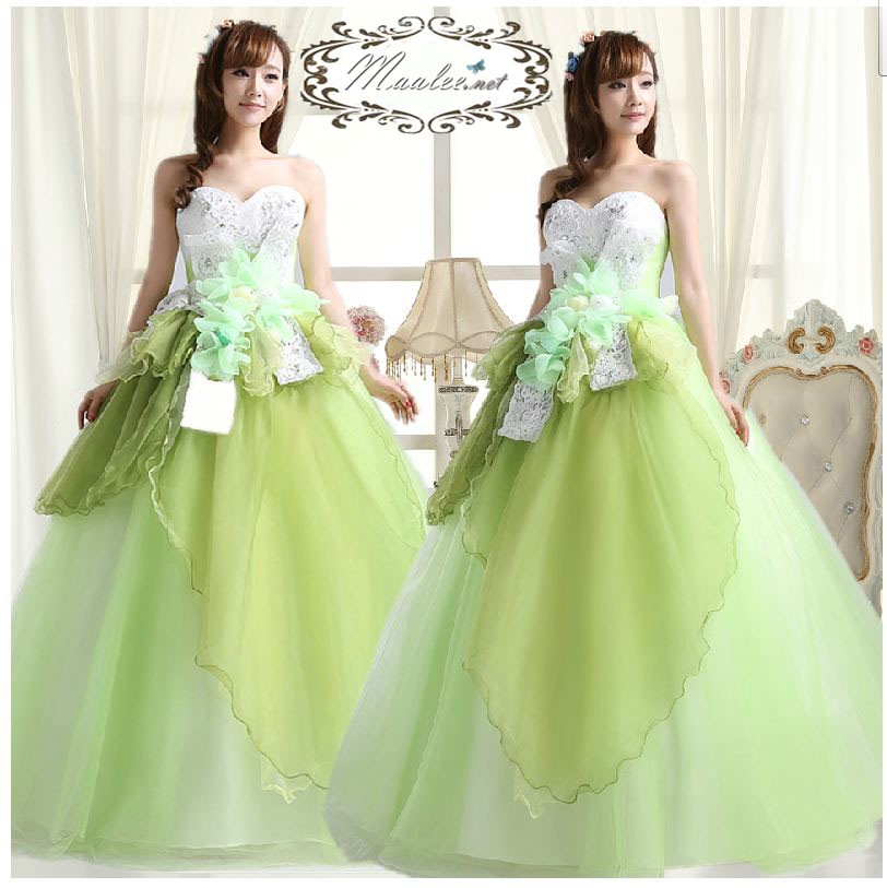 พร้อมเช่า ชุดแฟนซี ชุดราตรียาว เกาะอก สีเขียว ขาว Pastel แต่งผ้าแก้ว ช่อดอกไม้