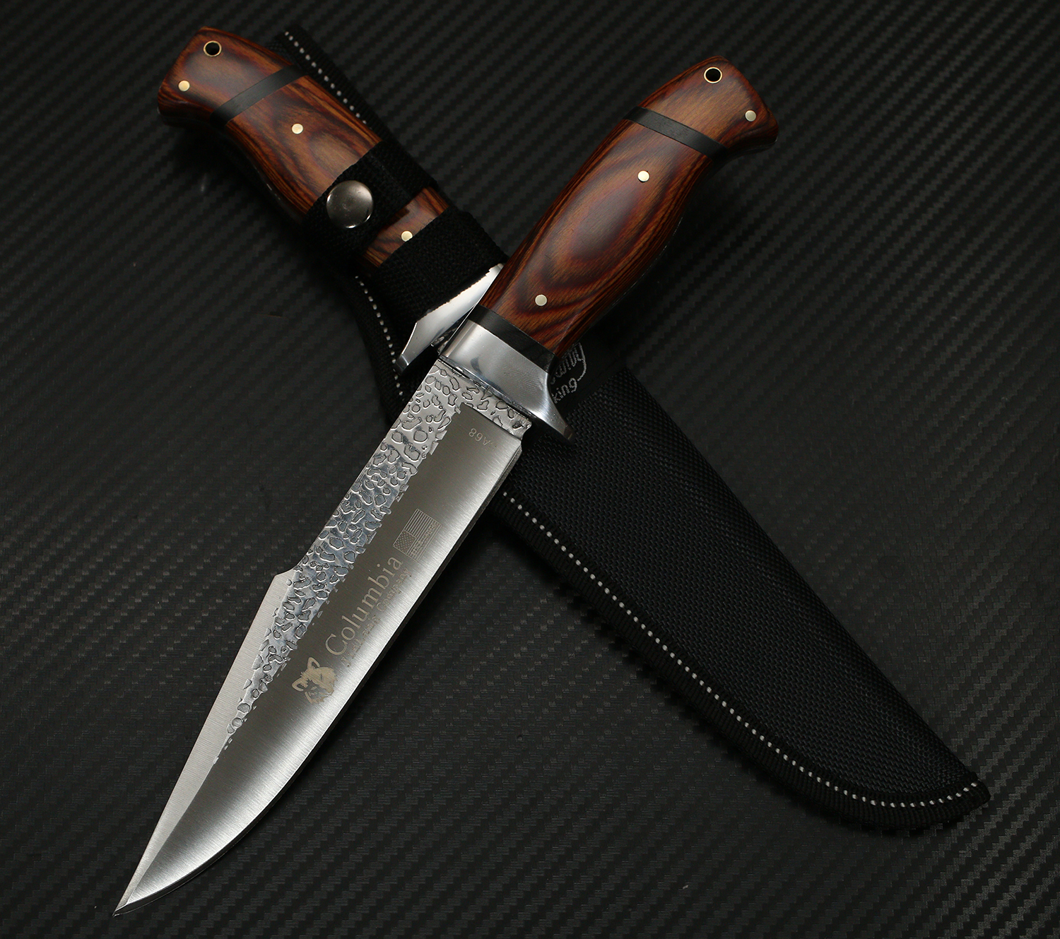 มีดเดินป่า COLUMBIA รุ่น SA68 ด้ามไม้มีลวดลาย คมกริบ